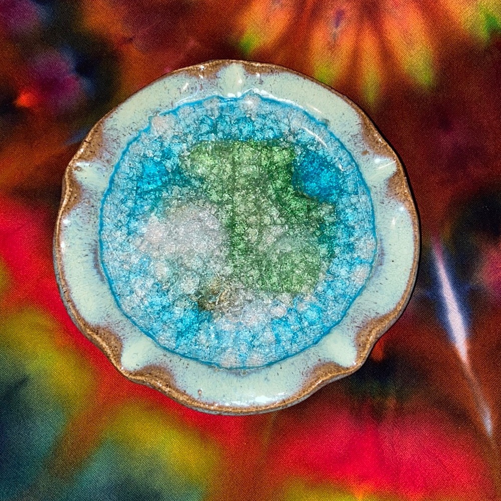 CRACKLED GLASS DISH/ASHTRAY